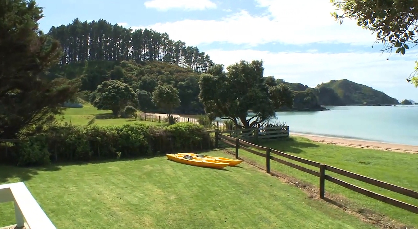 deck front lawn